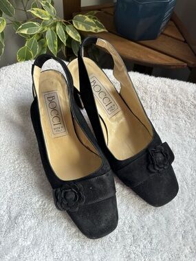 Vintage Bocci Italy Black Suede Slingback Heels Floral Rosette Detail Rare Size